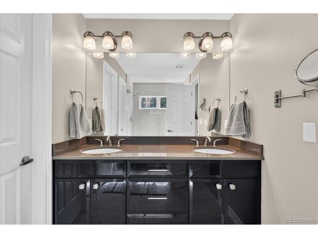 1657 N Franklin St, Denver, CO 80218
