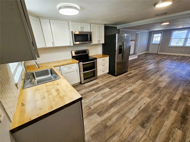 501 25TH AVENUE W, Bradenton, FL 34205