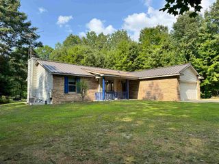 11167 E Arnold Lake Road, Gladwin, MI 48624