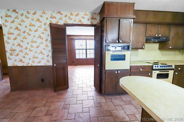 32656 S 4320 Road, Big Cabin, OK 74332