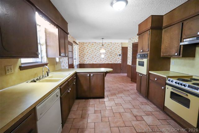 32656 S 4320 Road, Big Cabin, OK 74332