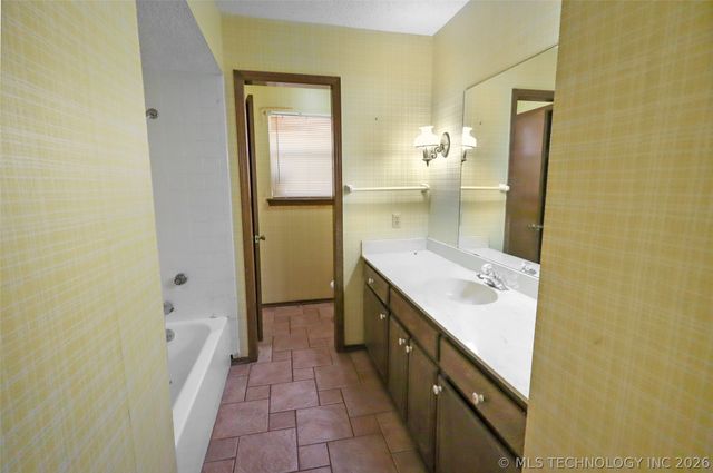 32656 S 4320 Road, Big Cabin, OK 74332