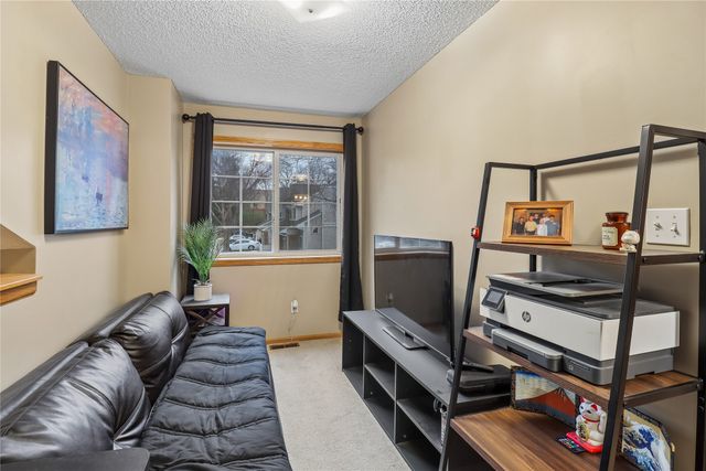 2247 Grand Avenue 12, West Des Moines, IA 50265