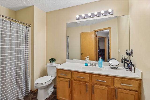 2247 Grand Avenue 12, West Des Moines, IA 50265