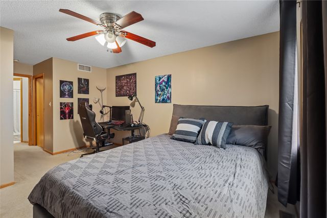 2247 Grand Avenue 12, West Des Moines, IA 50265