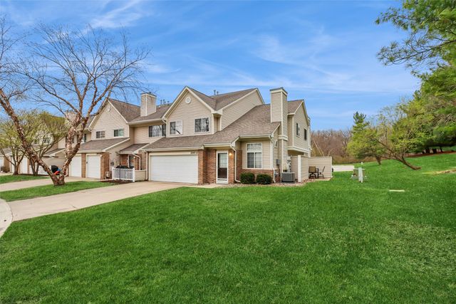 2247 Grand Avenue 12, West Des Moines, IA 50265