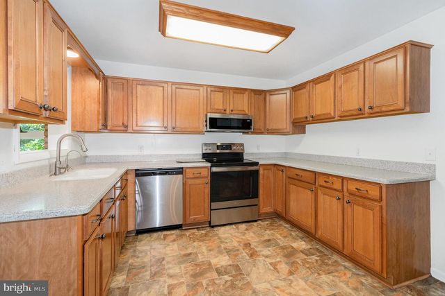 114 BROOKSIDE AVE, Hershey, PA 17033
