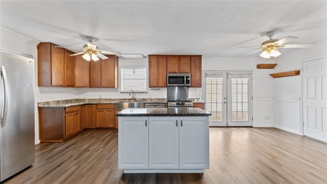 402 Placid Lake Lane, Magnolia, TX 77354