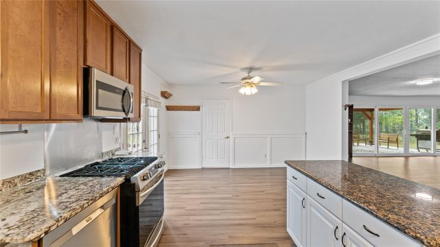 402 Placid Lake Lane, Magnolia, TX 77354