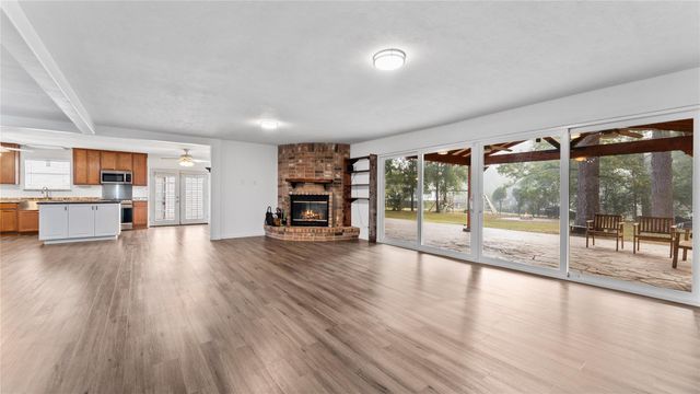 402 Placid Lake Lane, Magnolia, TX 77354