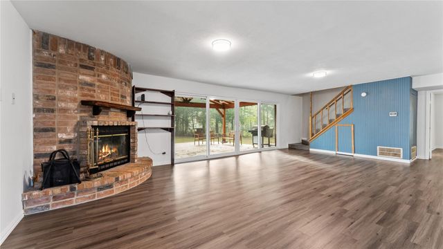 402 Placid Lake Lane, Magnolia, TX 77354