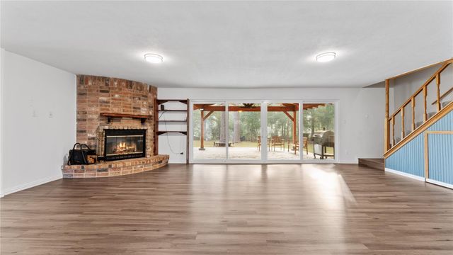 402 Placid Lake Lane, Magnolia, TX 77354