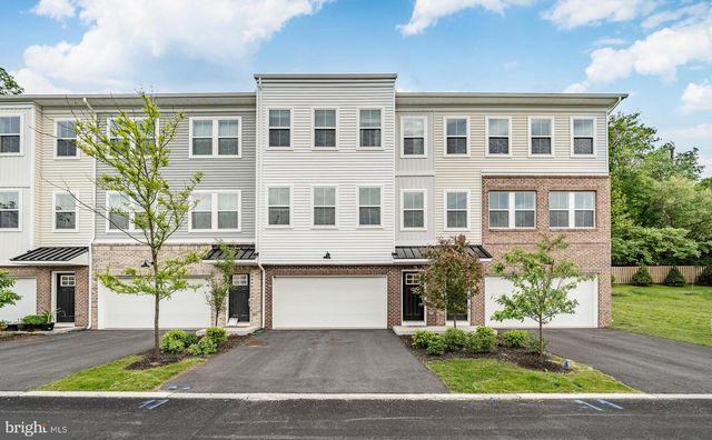 97 FOUR LEAF DR, Downingtown, PA 19335