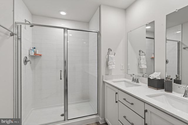 97 FOUR LEAF DR, Downingtown, PA 19335