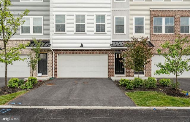 97 FOUR LEAF DR, Downingtown, PA 19335