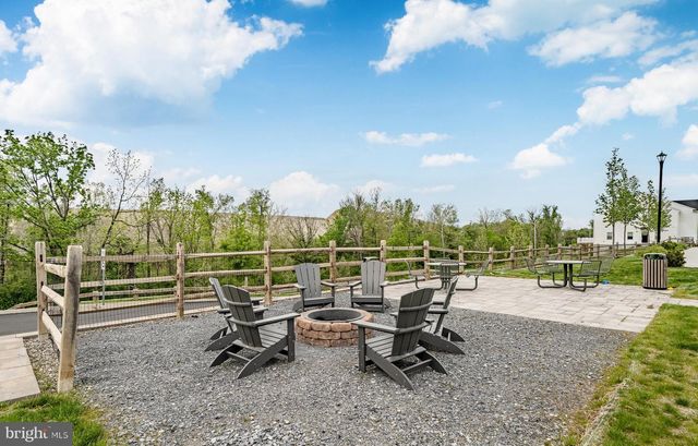 97 FOUR LEAF DR, Downingtown, PA 19335