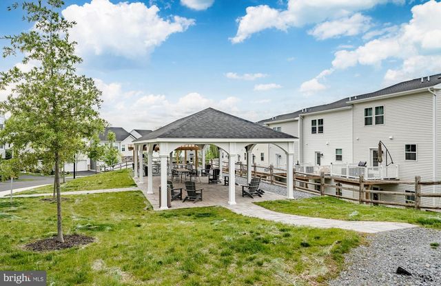 97 FOUR LEAF DR, Downingtown, PA 19335