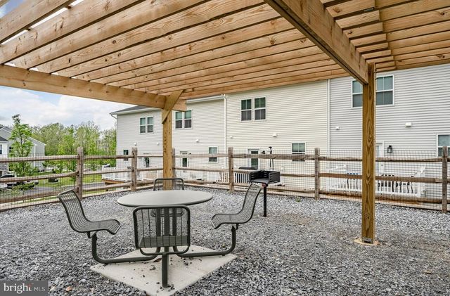 97 FOUR LEAF DR, Downingtown, PA 19335