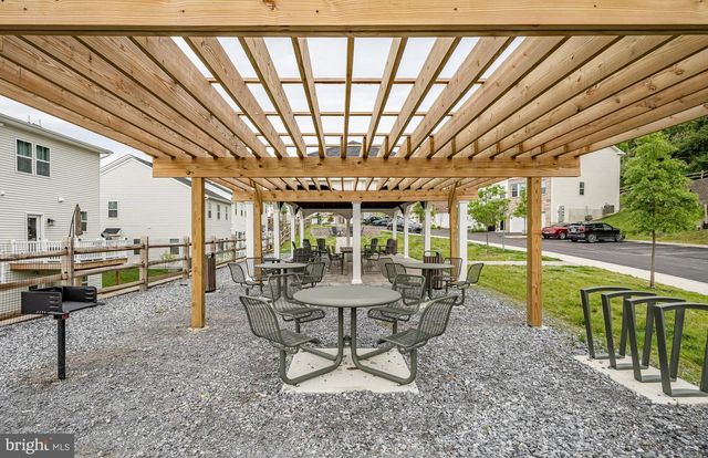 97 FOUR LEAF DR, Downingtown, PA 19335