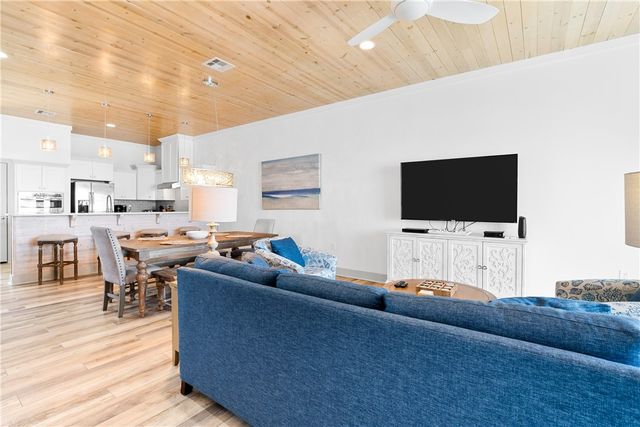 200 Piper Blvd B4, Port Aransas, TX 78373