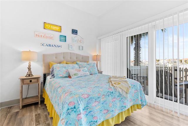 200 Piper Blvd B4, Port Aransas, TX 78373