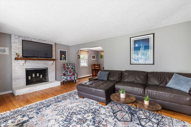 3 Edith Ln, Rutland, MA 01543