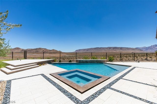 988 Edinburgh Fields Court, Las Vegas, NV 89138