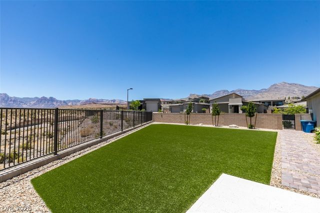 988 Edinburgh Fields Court, Las Vegas, NV 89138