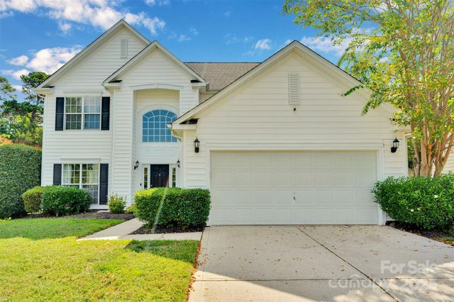 8832 Cavonnier Lane, Charlotte, NC 28216