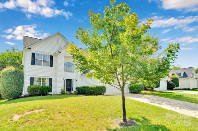 8832 Cavonnier Lane, Charlotte, NC 28216