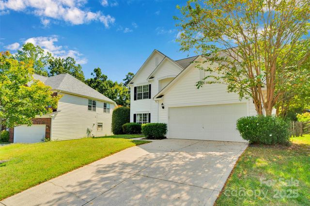 8832 Cavonnier Lane, Charlotte, NC 28216