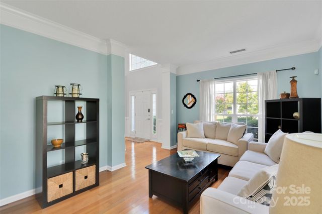 8832 Cavonnier Lane, Charlotte, NC 28216