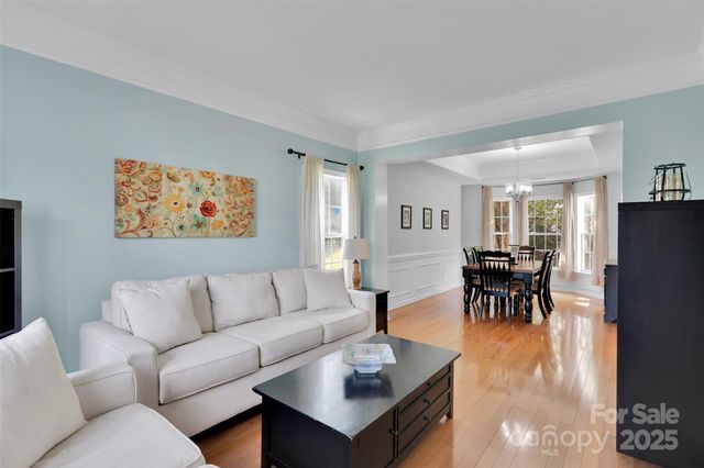 8832 Cavonnier Lane, Charlotte, NC 28216
