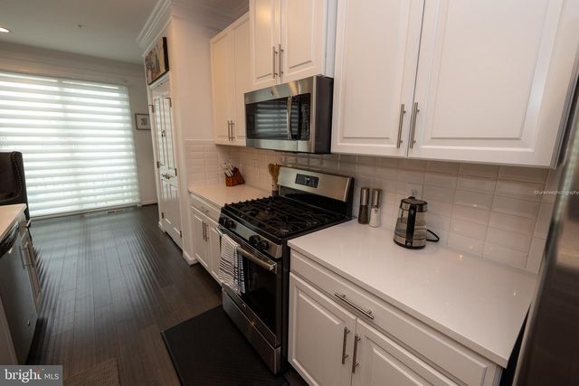 3620 COMMODORE JOSHUA BARNEY DR NE, Washington, DC 20018