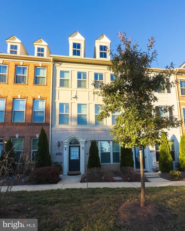 3620 COMMODORE JOSHUA BARNEY DR NE, Washington, DC 20018