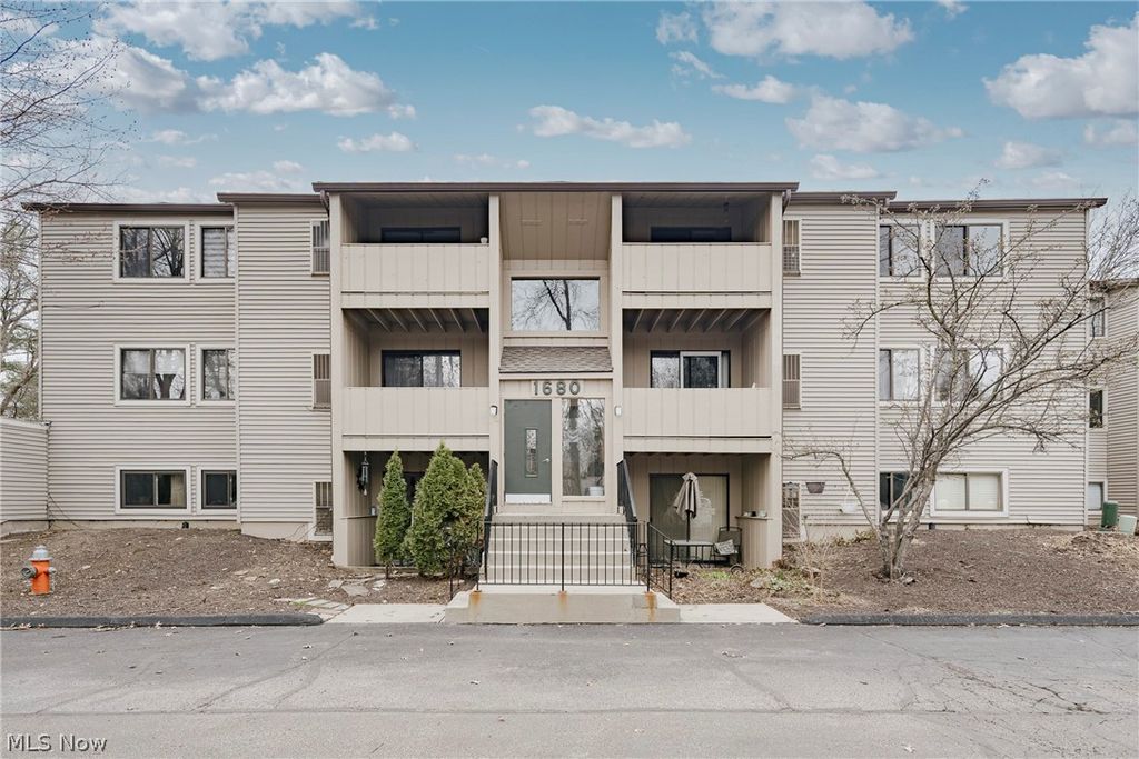 1680 Cedarwood Drive 343, Westlake, OH 44145