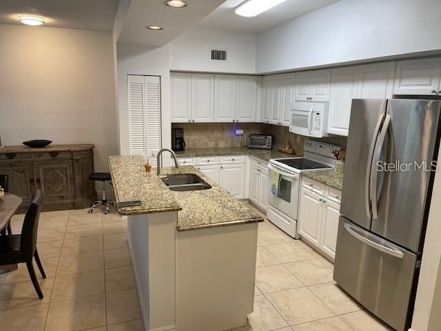 7280 ELEANOR CIRCLE 101, Sarasota, FL 34243