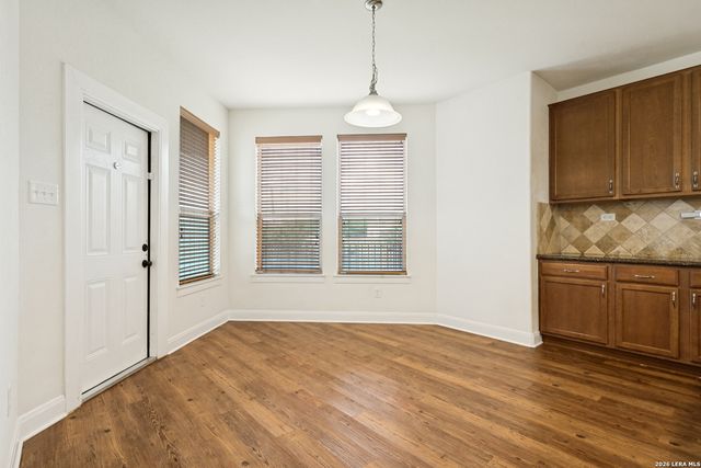 10801 FOX CRST, Live Oak, TX 78233