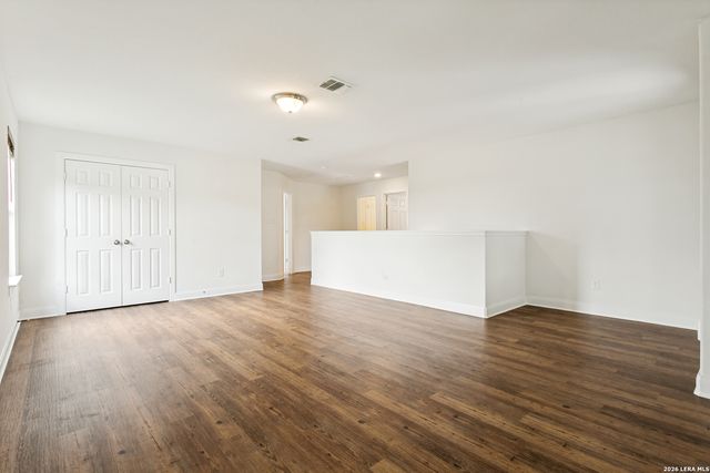 10801 FOX CRST, Live Oak, TX 78233