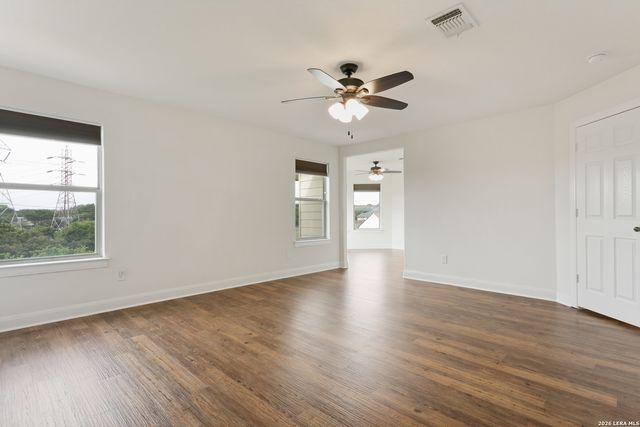 10801 FOX CRST, Live Oak, TX 78233