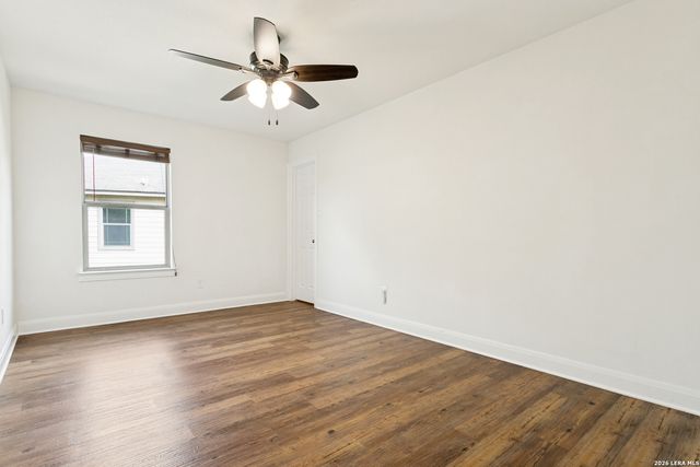 10801 FOX CRST, Live Oak, TX 78233