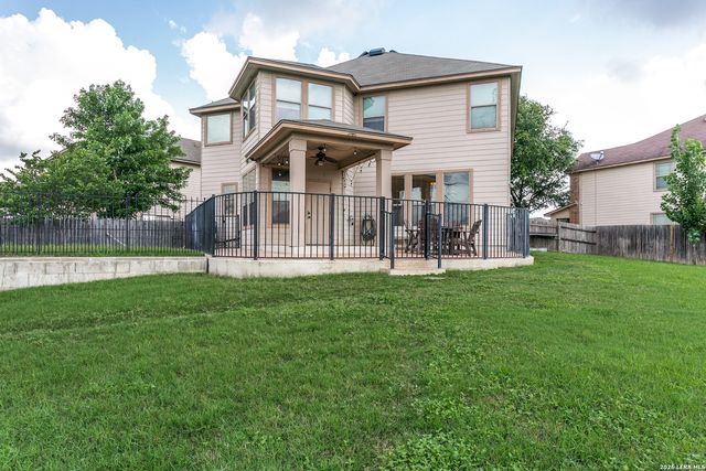 10801 FOX CRST, Live Oak, TX 78233