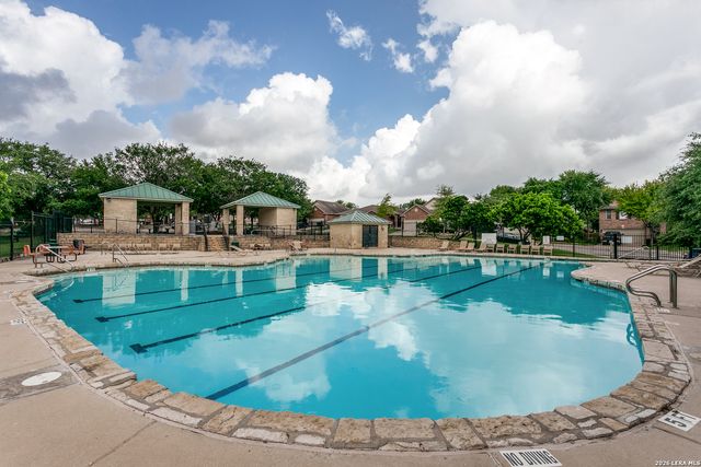 10801 FOX CRST, Live Oak, TX 78233
