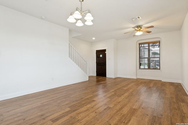 10801 FOX CRST, Live Oak, TX 78233