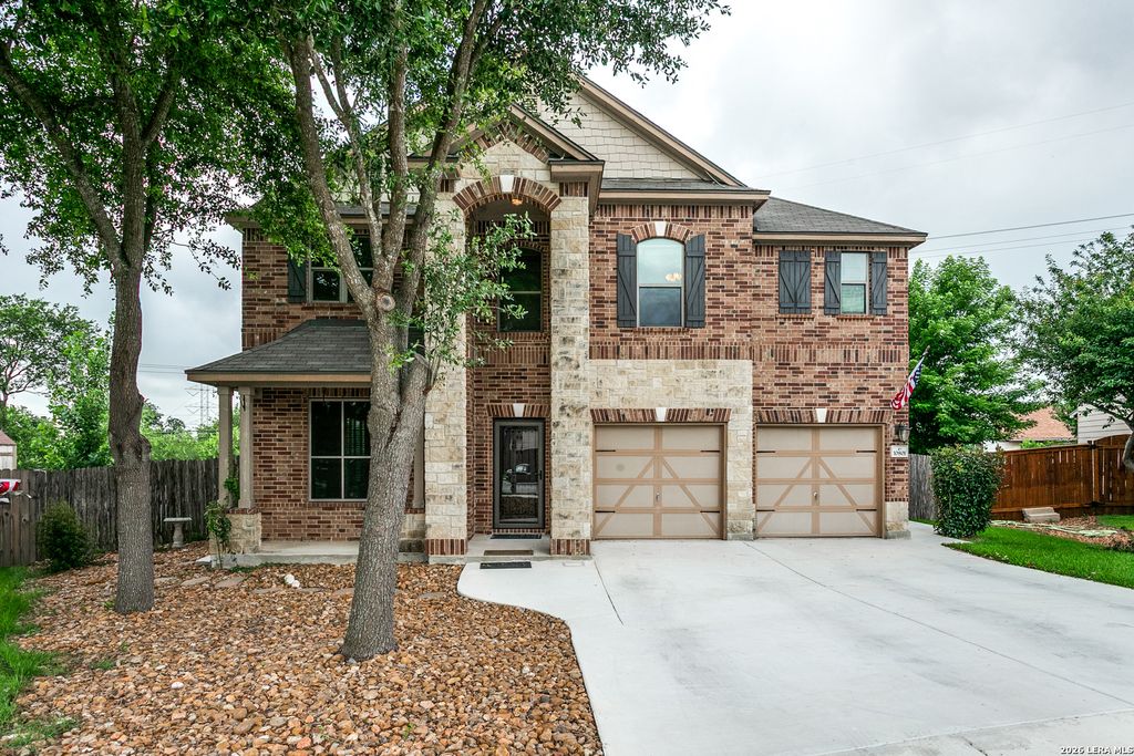 10801 FOX CRST, Live Oak, TX 78233