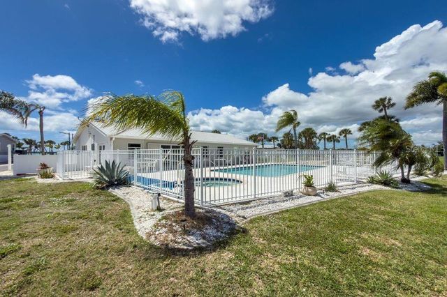 7500 PARK POINTE DRIVE 24, Englewood, FL 34224