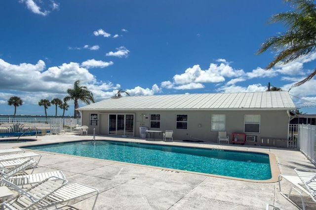 7500 PARK POINTE DRIVE 24, Englewood, FL 34224