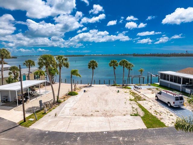 7500 PARK POINTE DRIVE 24, Englewood, FL 34224