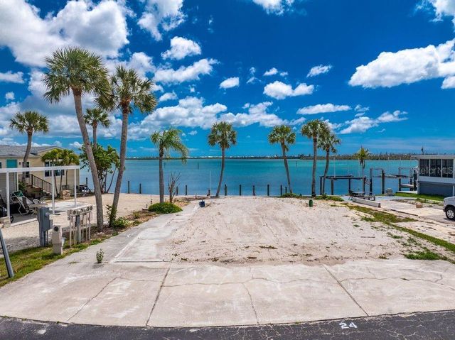 7500 PARK POINTE DRIVE 24, Englewood, FL 34224