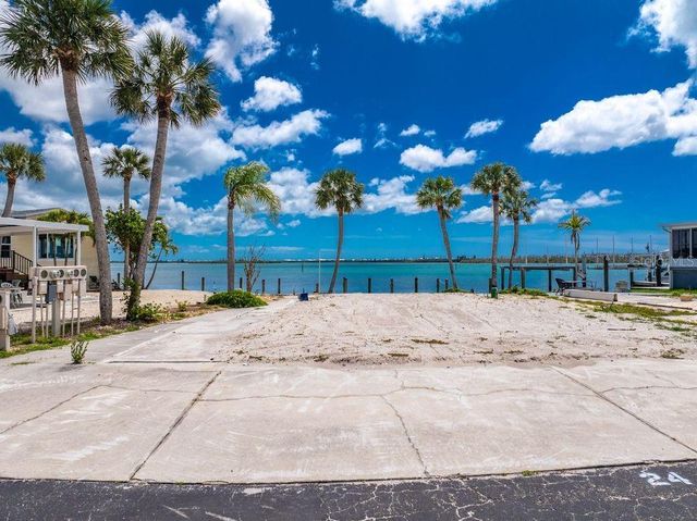7500 PARK POINTE DRIVE 24, Englewood, FL 34224
